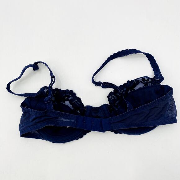 Vintage Victoria's Secret Navy Blue Lace Bra - Picture 3 of 4